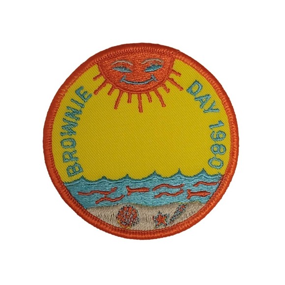 VTG Eighties Sew On Embroidered Patch, 3" Circle, Girl Scout Brownie Day 1980 - Picture 1 of 5